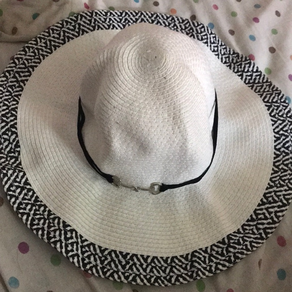 Floppy hat